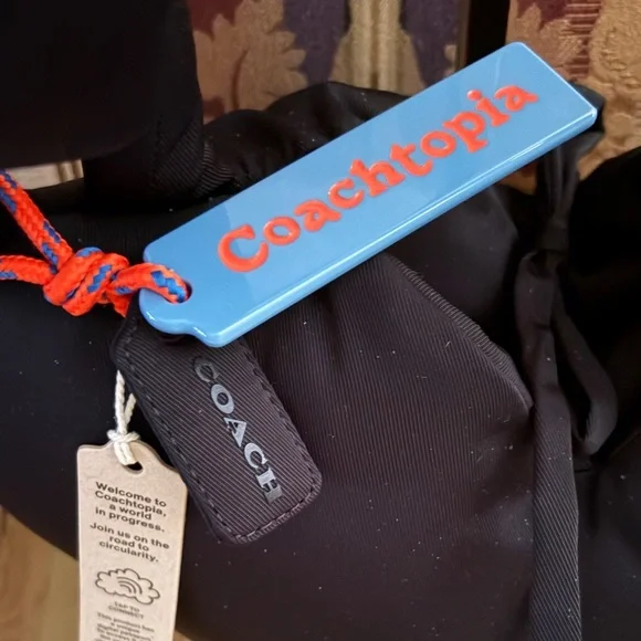 Coachtopia Loop Puffy Heart Bag Nwt - Picture 8 of 9